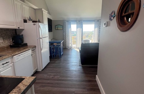 McCutcheon Field House | Charming 3-bedroom townhome Oceanfront and next to Pier in North Topsail Beach