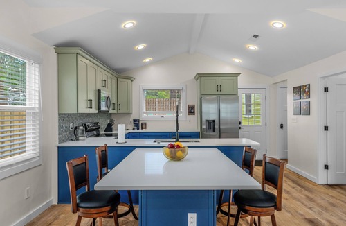 Plaza Midwood House | Charming 4-bedroom house with WiFi, AC in wonderful Charlotte