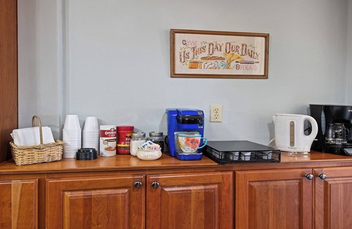 Lake Junaluska Cottage | Charming 7-bedroom cottage with WiFi, AC in serene Lake Junaluska