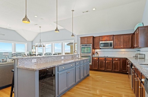 Buxton House | Charming 7-Bedroom Oceanfront + Pets Stay Free!