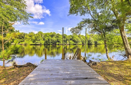Bell Cabin | Charming Abode w/Dock on the Suwannee River
