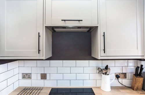 North Berwick Apartment | Charming and comfortable apartment, centrally located with easy parking access. Sleeps 4