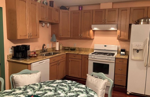 Durants Neck Cottage | Charming and unique waterfront 3 BR 2 BA beach house on the Albemarle Sound