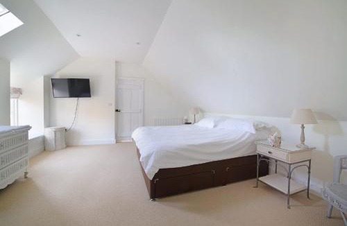 Hinton St. George House | Charming Barn Conversion Idyllic Somerset Village