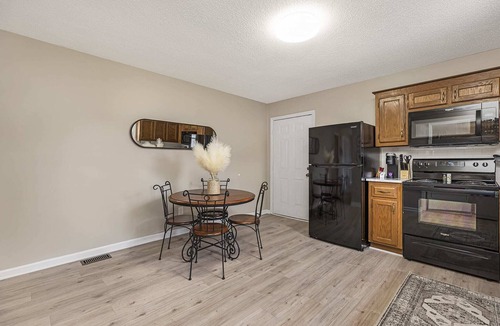 Belmont Historic District House | Charming Belmont Bungalow - 5 Min Walk to Downtown