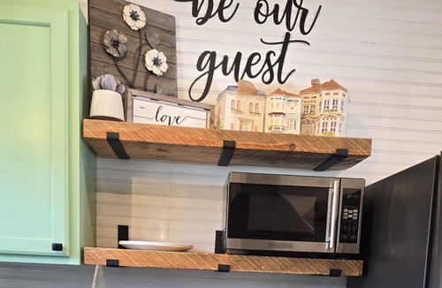 Andrews House | Charming Bungalow in Downtown Andrews I Explore-Shop-Eat
