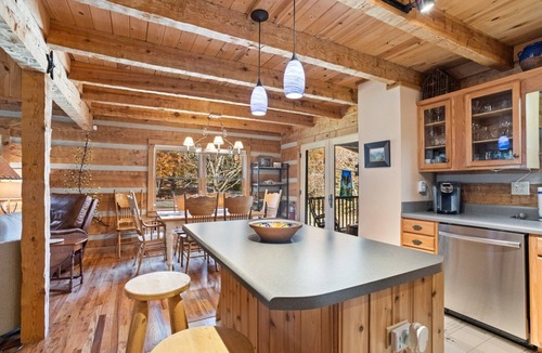 Seven Devils Cabin | Charming Cabin in Seven Devils