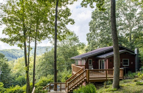 Newland House | Charming Cabin Near Adventures