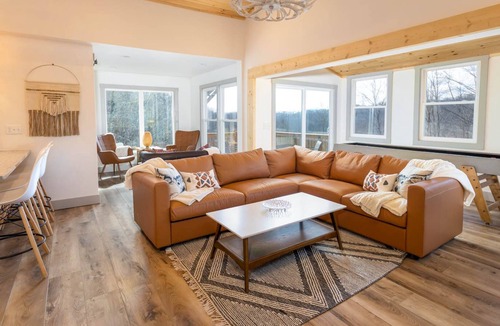 Newland House | Charming Cabin Near Adventures