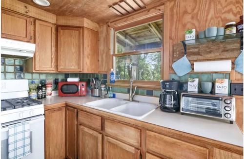 Chimney Rock Cabin | Charming Cabin with Hot Tub, Mtn Views, and Fire Pit! DISCOUNTED RATES