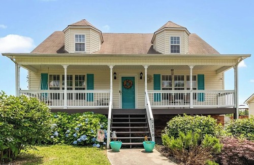 Winston - Salem House | Charming Cape-Cod Retreat in South Winston Salem