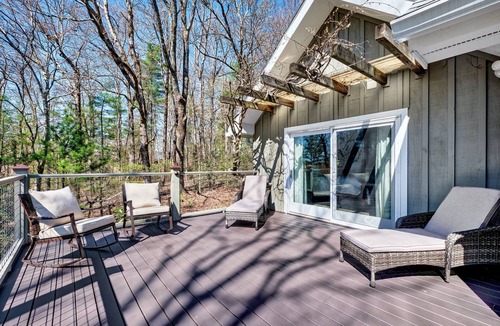 Cashiers House | Charming Cashiers Cottage with View of Chimney Rock Adjoining High Hampton