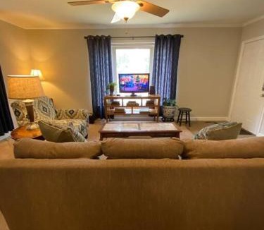 Sunset Hills Apartment | Charming Condo Near Downtown, NCSU and PNC Arena