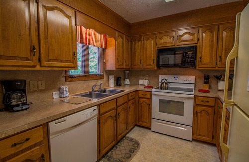 Sugar Mountain Condo | Charming Condo on Sugar w/Access to Clubhouse