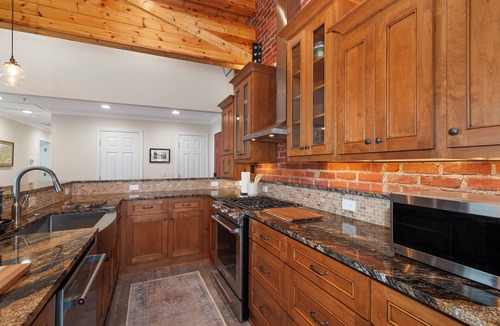 Waynesville Apartment | Charming condo on Main Street in Waynesville