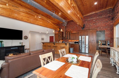 Waynesville Apartment | Charming condo on Main Street in Waynesville
