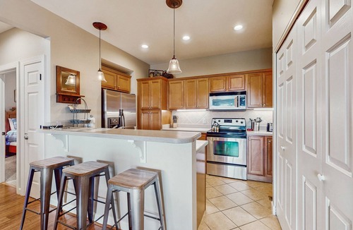 Sugar Mountain Condo | Charming condo w/free WiFi/private deck with mountain views near Sugar Mountain