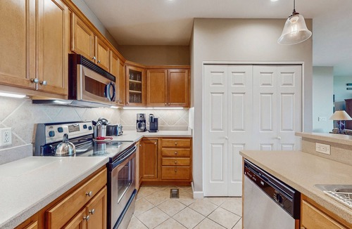 Sugar Mountain Condo | Charming condo w/free WiFi/private deck with mountain views near Sugar Mountain