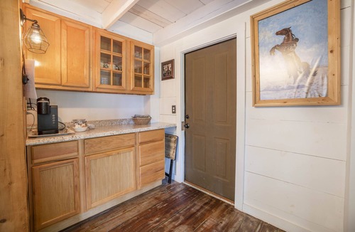 Glenville Cabin | Charming Cottage - 5 minutes from Lake Glenville