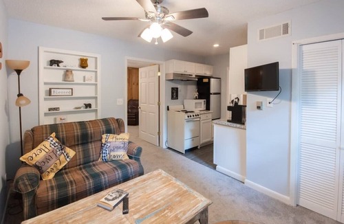 Otto House | Charming Cottage Getaway with Hot Tub & Fire Pit