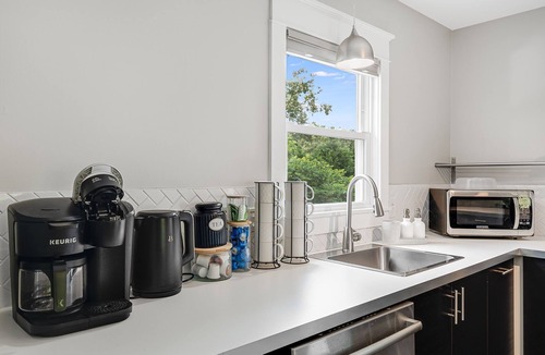 Weaverville House | Charming Cottage in the Heart of Weaverville – Walk to Downtown!