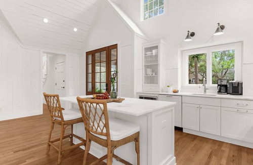 Vanderhorst Plantation Cottage | Charming cottage in popular neighborhood