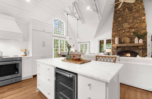 Vanderhorst Plantation Cottage | Charming cottage in popular neighborhood