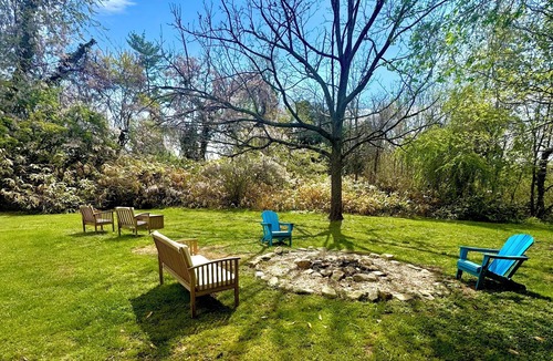 Asheville Cottage | Charming cottage, West Asheville, Bent Creek, Farmers Market, Biltmore, Hot tub