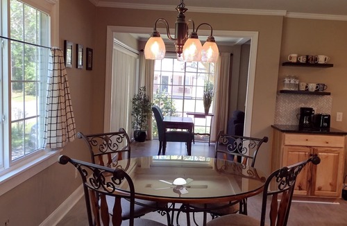 New Bern Cottage | Charming Cozy Cottage Near Downtown New Bern w 2.5 BA