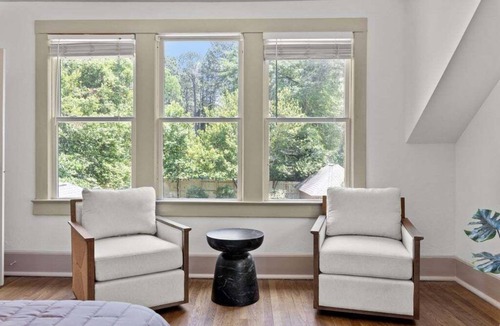 Southern Pines House | Charming, cozy home close to everything downtown! Perfect for large groups!