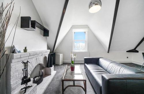 Forest Hill Apartment | Charming Designer Cosy Loft Apartment