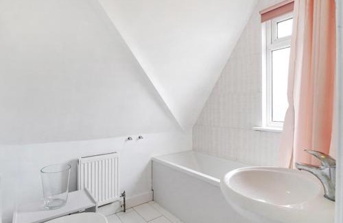 Forest Hill Apartment | Charming Designer Cosy Loft Apartment