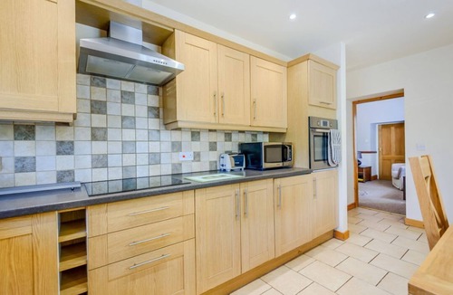 Ruthin Apartment | Charming Distyll Home in Ruthin