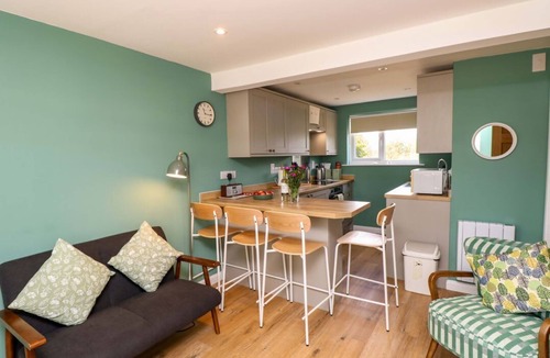 Sandown Cabin | Charming Downs View Chalet in Sandown Bay