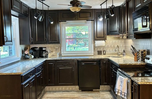 Stokes House | Charming farmhouse w/pool, firepit, & close to 2 state parks! Pet friendly🐾