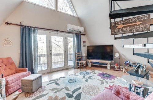 Franklin House | Charming Franklin Cabin with Deck Stunning Views!