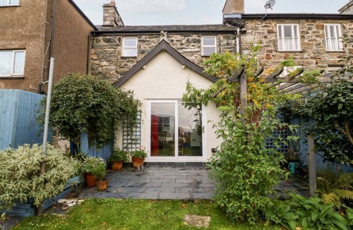 Harlech Cottage | Charming Gerlan Retreat Near Harlech