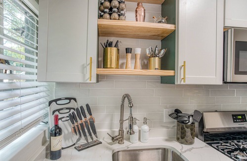 Dilworth House | Charming Getaway, Minutes to Everything!