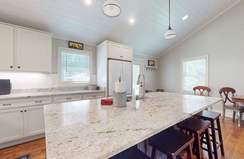 Flat Rock Cottage | Charming Getaway w/Luxe Interior & Screened Patio - Near Attractions