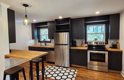 Burgaw House | Charming Home on 1 Acre – Close to Shopping and Dining