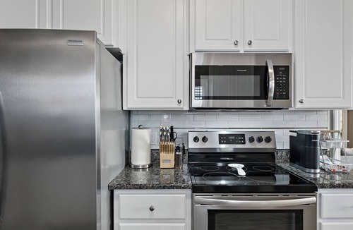 Dothan House | Charming Home, Peaceful Patio & Quiet Neighborhood