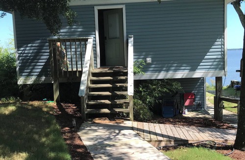 Colington Harbour Cottage | Charming Home with Stunning Views !