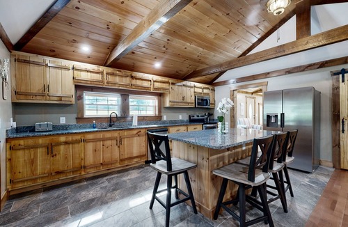 Salem House | Charming house in Morganton near wineries, restaurants and cinemas