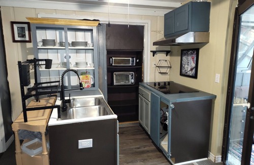 Wilson County House | Charming house w/WiFi and AC in tranquil Wilson,walking distance to brewmasters