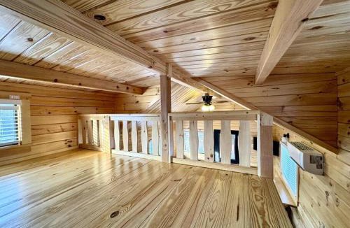 Marion House | Charming Log Cabin with Loft on Lake James- Private Resort Amenities