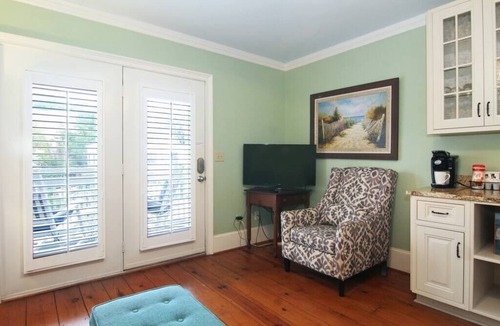 Wilmington Historic District Condo | Charming Masonboro Suite- Downtown Wilmington