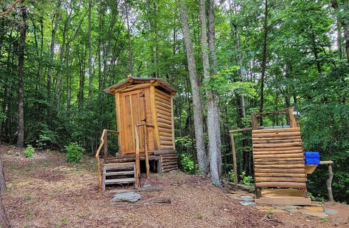 Lenoir Cabin | Charming meadow camp in the forest mountains near fish pond. Events are OK. Pet