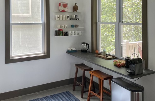 Huston - Courtland Apartment | Charming Montford FIVE ★ — Comfortable & Quiet — WALK Downtown