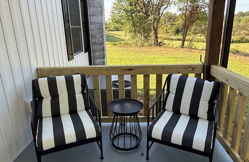 Arlington Cottage | Charming newly-renovated 3-bedroom cottage in the Heart of the Yadkin Valley!