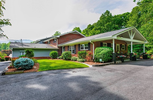 Swannanoa House | Charming Oasis w/Alfresco Dining, 3 Smart TVs, Gas Grill & Gym